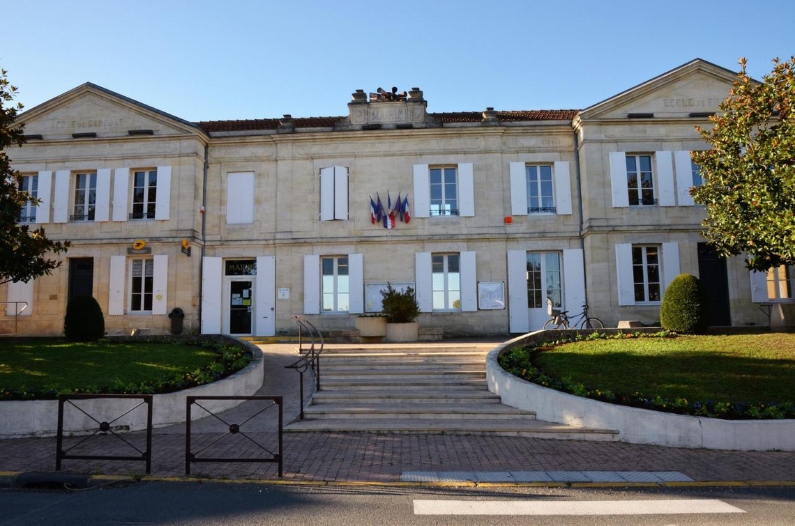 Mairie Arveyres